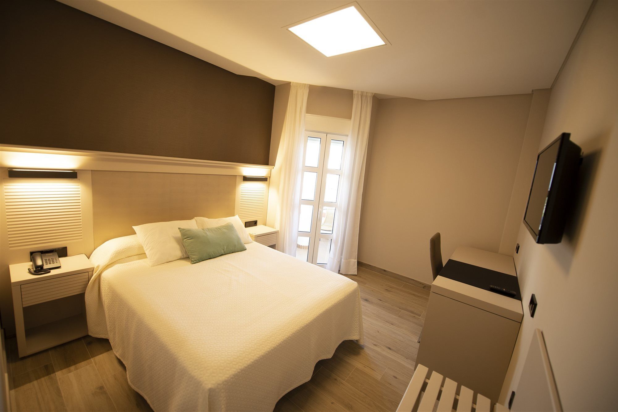 Hotel Diufain Conil De La Frontera Exteriör bild